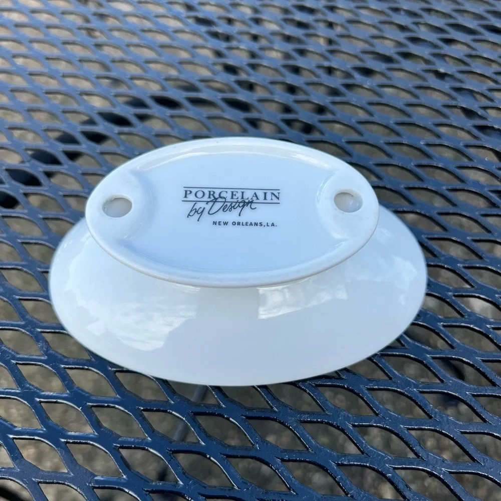 Porcelain soap dish